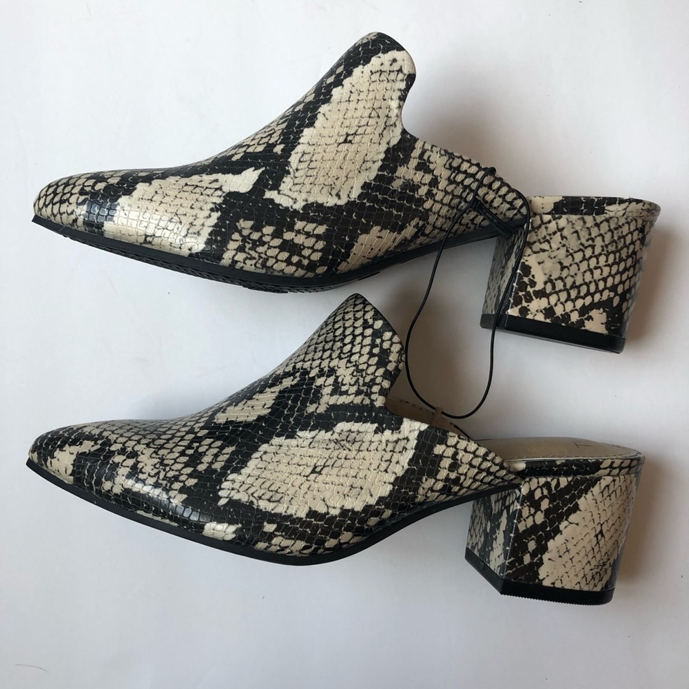 Time and Tru snake skin pattern mule shoes